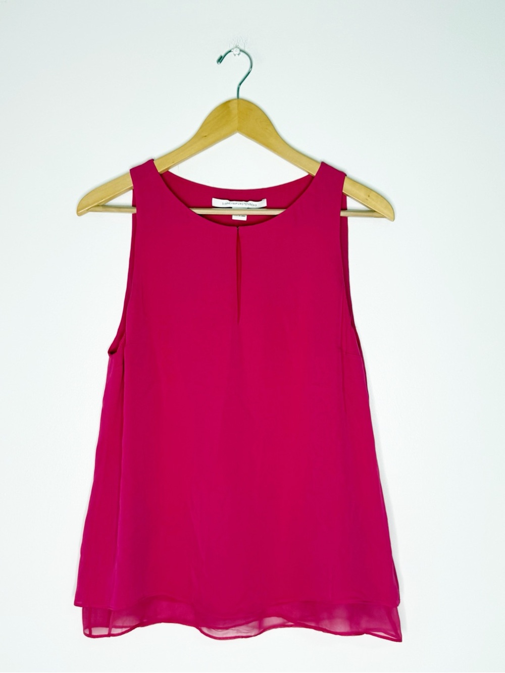 Diane von Furstenberg Pink Silk Split Neck Sleeveless Blouse Size Medium